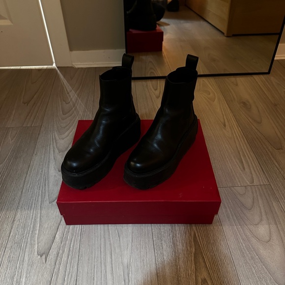 Valentino V logo platform boots - Picture 5 of 13